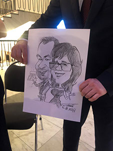 Kreslenie karikatúr naživo pre návštevníkov podujatia v Žiline, umelecká atrakcia od karikaturistu Janka.