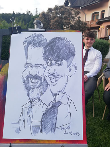 Karikaturista Janko tvorí svadobné karikatúry pre hostí v dunajskej Strede ako pamiatku na svadobnú hostinu.